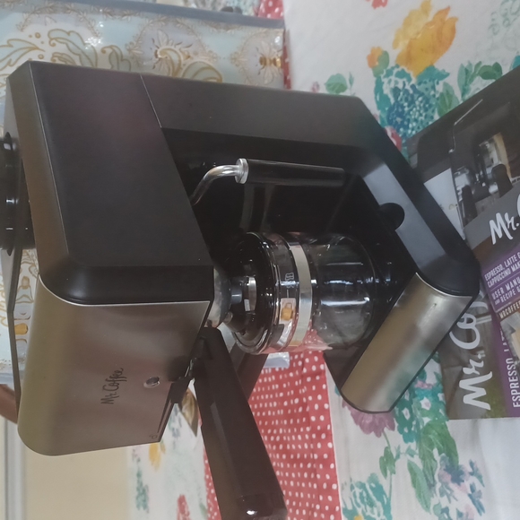 Mr. Coffee espresso, latte & cappuccino maker with user manual and recipe guide - Picture 3 of 4